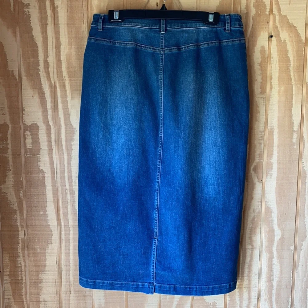 Denim Jean Skirt!💙 - Picture 2 of 3
